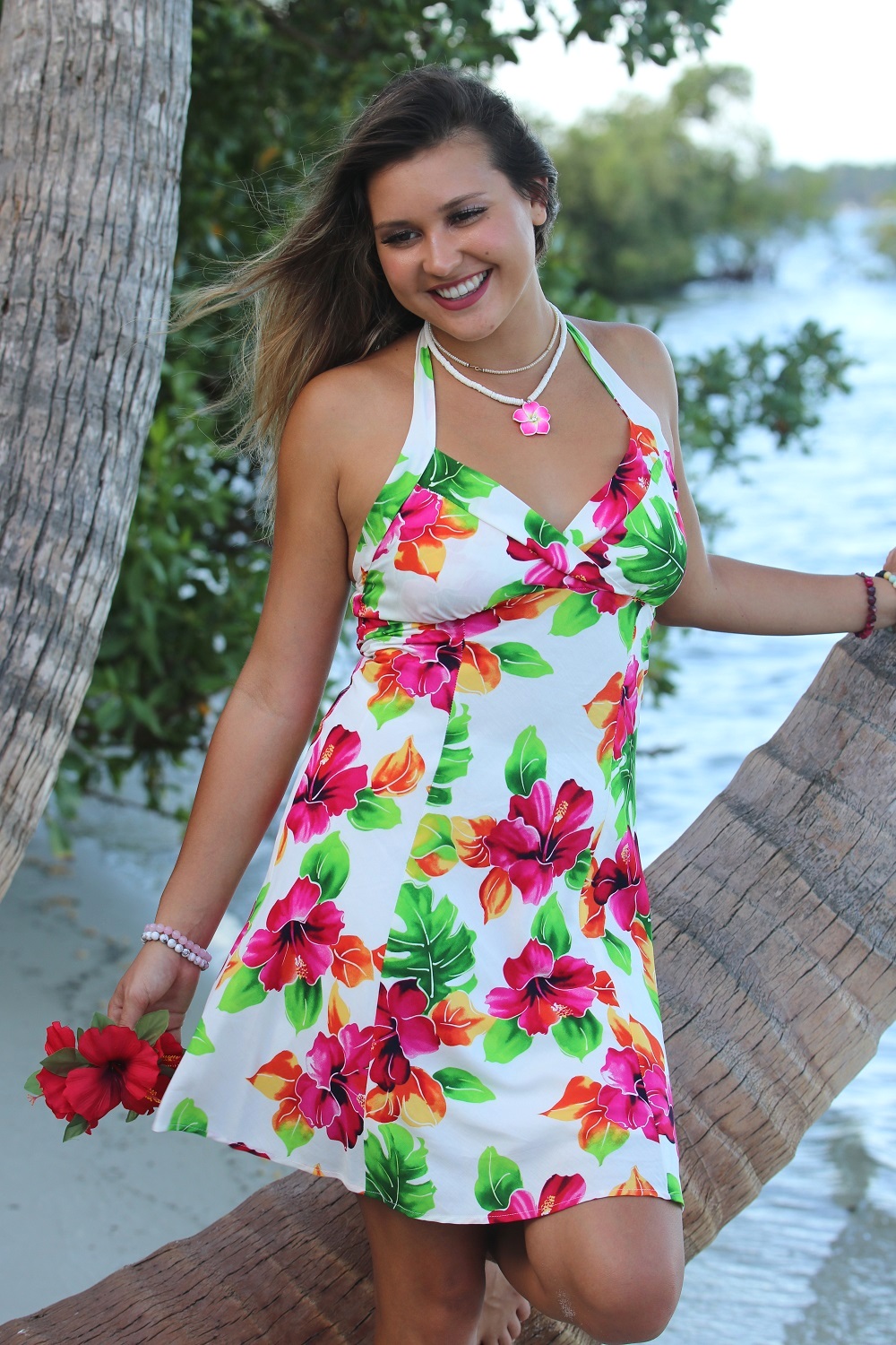 Hawaiian - Halter-Sundress-Hibiscus-Watercolor-white-Model-under-Palm-tree-at-the-Beach
