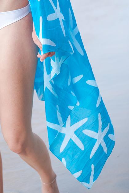 West Indies Wear – Sarong – Starfish- turquoise – Close up at the beach