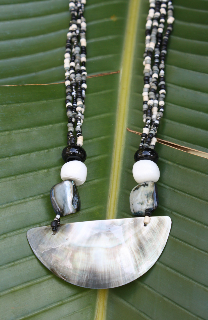 Tropical - Shell Necklace - Egyptian Moon