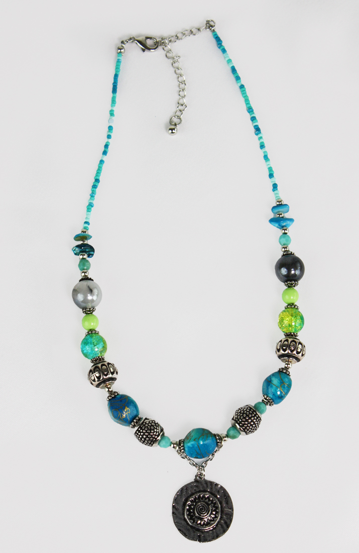 Necklace – Aqua Treasure – Studio image