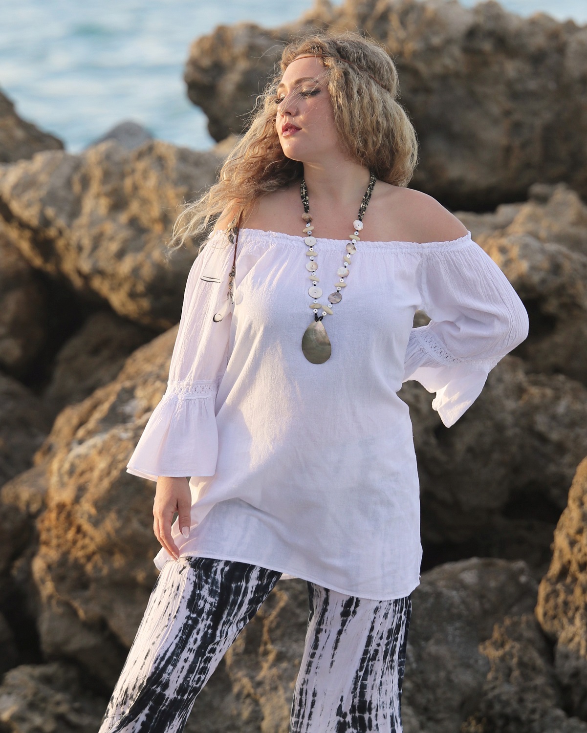 Boho – Blouse – Harmony – White – front view – model on beach – Hand on Hip – Copy
