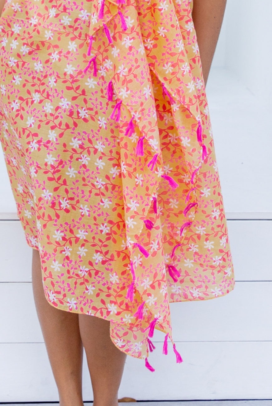 Tropical-Fringe-Sarong-cotton-lemon-Punch-Model-Close-up-view